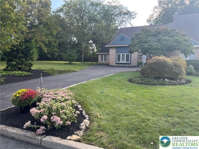 2980 Sheffield Drive, Emmaus Boro, PA 18049