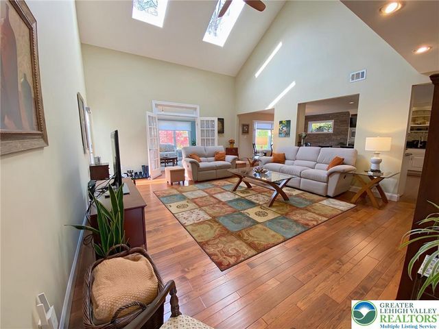 2980 Sheffield Drive, Emmaus Boro, PA 18049