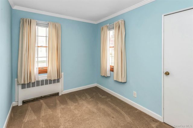 604 Center Briarwood Avenue, West Islip, NY 11795
