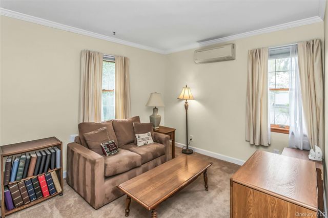604 Center Briarwood Avenue, West Islip, NY 11795
