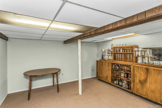 604 Center Briarwood Avenue, West Islip, NY 11795