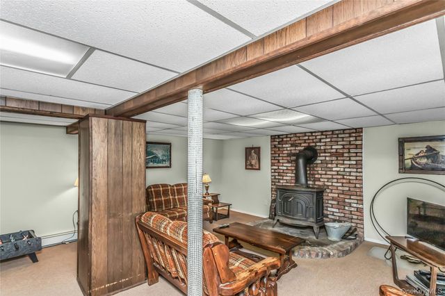 604 Center Briarwood Avenue, West Islip, NY 11795