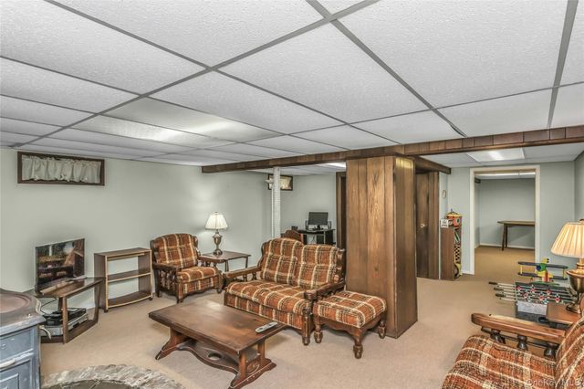 604 Center Briarwood Avenue, West Islip, NY 11795