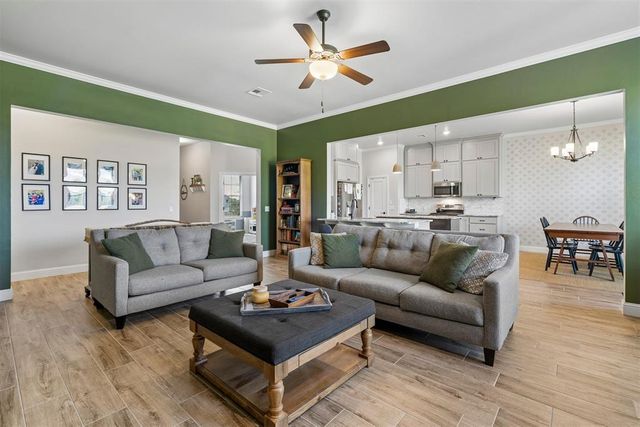 6140 Amberly Drive, Edmond, OK 73025