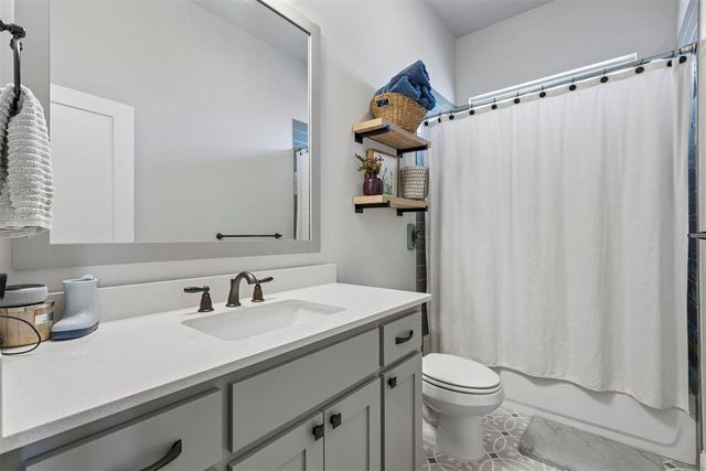 6140 Amberly Drive, Edmond, OK 73025