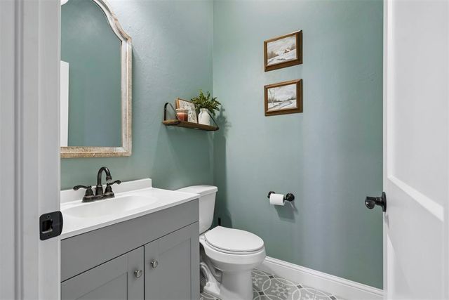 6140 Amberly Drive, Edmond, OK 73025