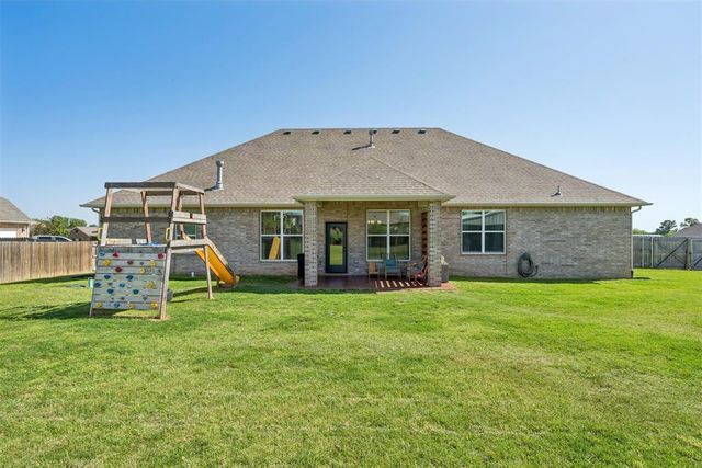 6140 Amberly Drive, Edmond, OK 73025