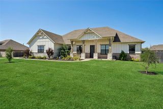 6140 Amberly Drive, Edmond, OK 73025