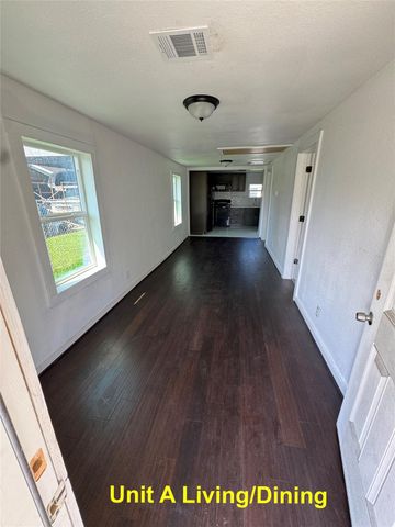 8214 Livingston Street A, Houston, TX 77051