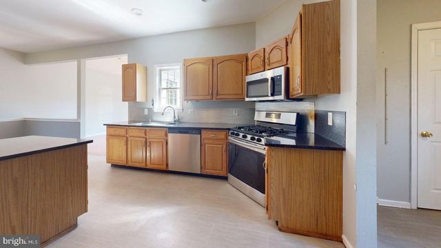 4 RAINBOW DR, Mays Landing, NJ 08330