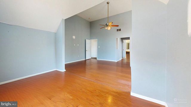 4 RAINBOW DR, Mays Landing, NJ 08330