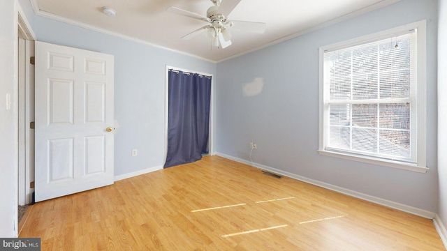 4 RAINBOW DR, Mays Landing, NJ 08330