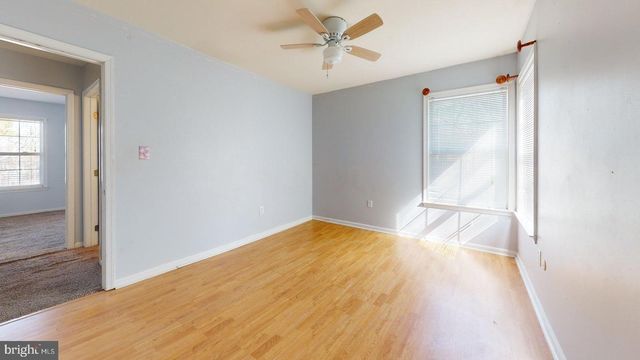 4 RAINBOW DR, Mays Landing, NJ 08330