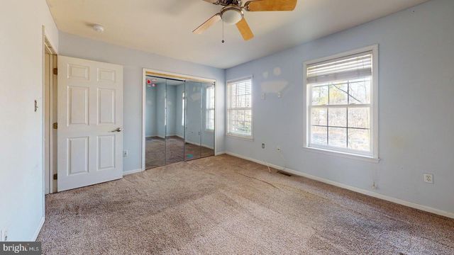 4 RAINBOW DR, Mays Landing, NJ 08330