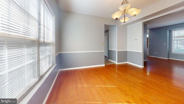 4 RAINBOW DR, Mays Landing, NJ 08330