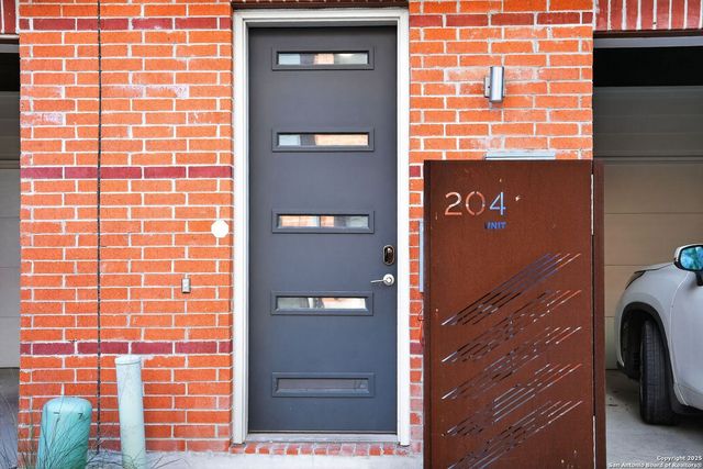 1606 N Hackberry St Unit 204, San Antonio, TX 78208