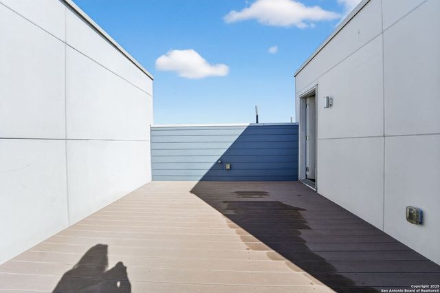 1606 N Hackberry St Unit 204, San Antonio, TX 78208