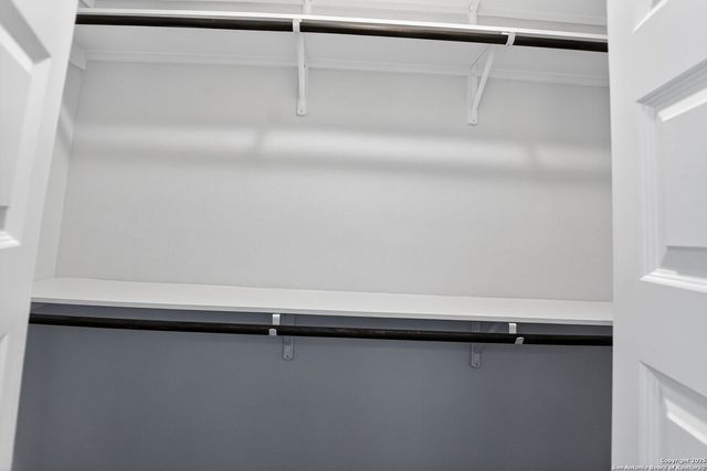 1606 N Hackberry St Unit 204, San Antonio, TX 78208