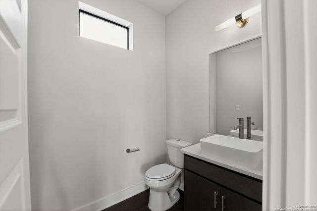 1606 N Hackberry St Unit 204, San Antonio, TX 78208