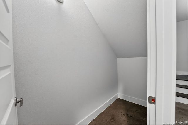 1606 N Hackberry St Unit 204, San Antonio, TX 78208