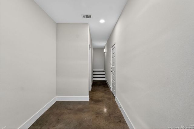 1606 N Hackberry St Unit 204, San Antonio, TX 78208