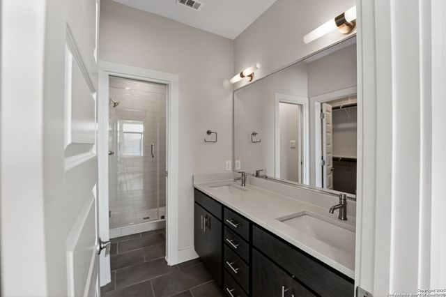 1606 N Hackberry St Unit 204, San Antonio, TX 78208