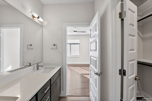 1606 N Hackberry St Unit 204, San Antonio, TX 78208