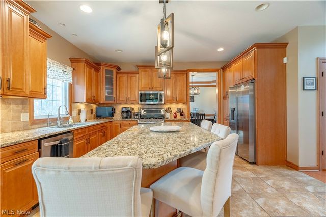 6607 Woodbridge Circle NW, Massillon, OH 44646