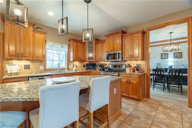 6607 Woodbridge Circle NW, Massillon, OH 44646