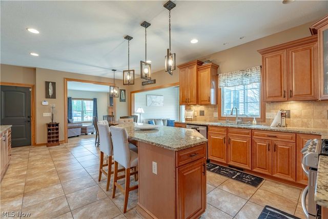 6607 Woodbridge Circle NW, Massillon, OH 44646