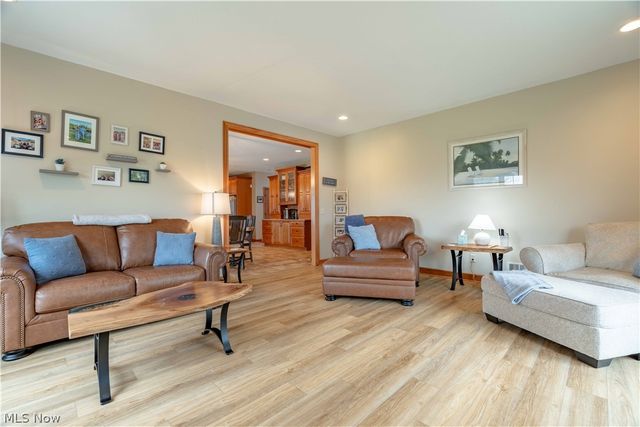 6607 Woodbridge Circle NW, Massillon, OH 44646