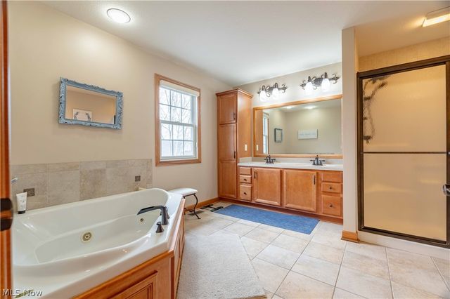 6607 Woodbridge Circle NW, Massillon, OH 44646