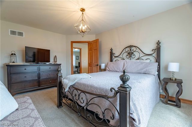 6607 Woodbridge Circle NW, Massillon, OH 44646