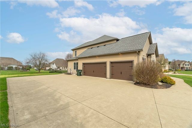 6607 Woodbridge Circle NW, Massillon, OH 44646