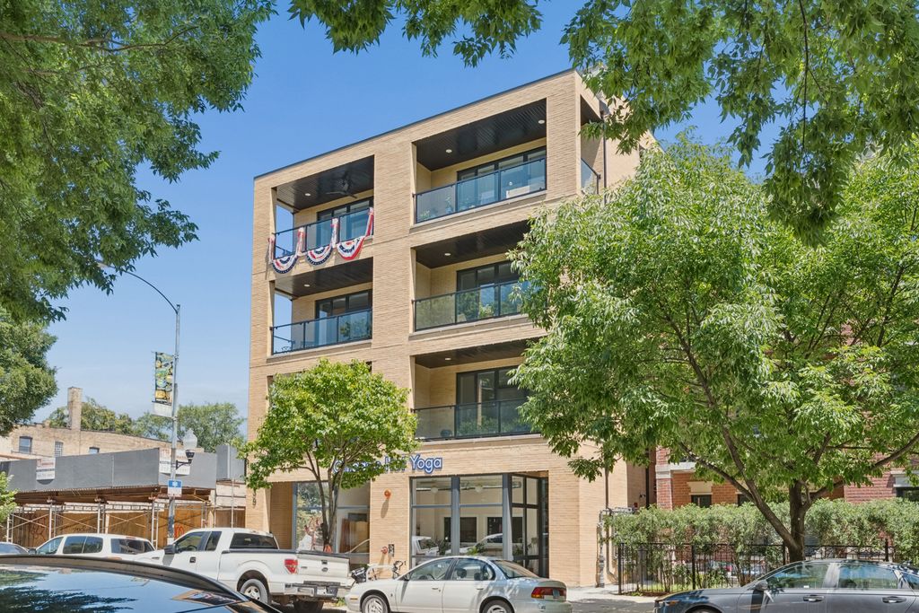 4939 N Damen Avenue 304, Chicago, IL 60625
