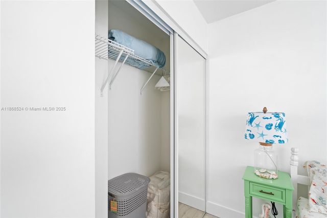 16909 N Bay Rd 221, Sunny Isles Beach, FL 33160