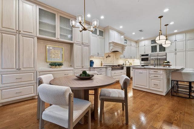 4420 Darsey Street, Bellaire, TX 77401