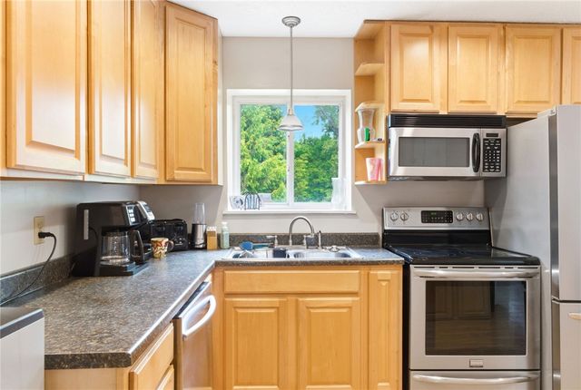 10 Fairway Drive, Springboro, OH 45066