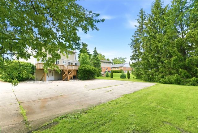 10 Fairway Drive, Springboro, OH 45066