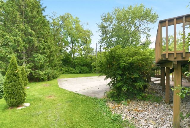 10 Fairway Drive, Springboro, OH 45066