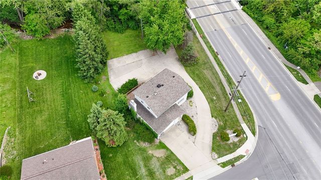 10 Fairway Drive, Springboro, OH 45066