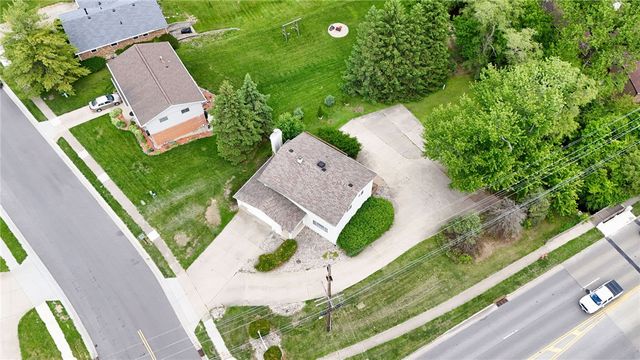 10 Fairway Drive, Springboro, OH 45066