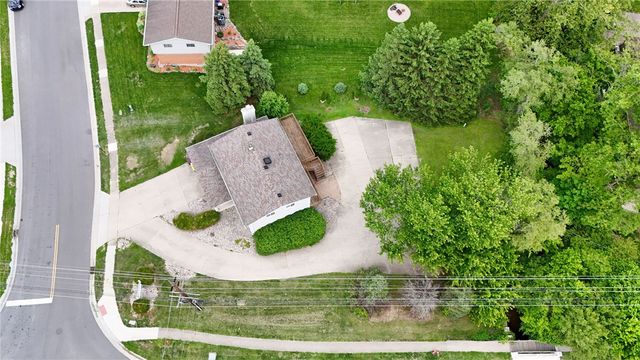 10 Fairway Drive, Springboro, OH 45066