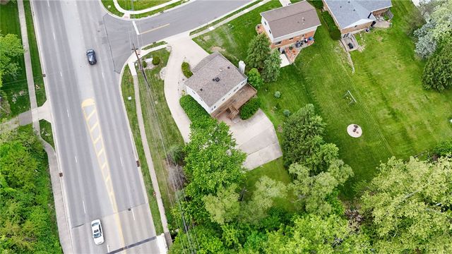 10 Fairway Drive, Springboro, OH 45066