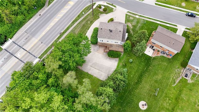 10 Fairway Drive, Springboro, OH 45066