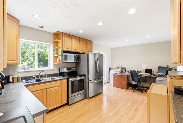 10 Fairway Drive, Springboro, OH 45066