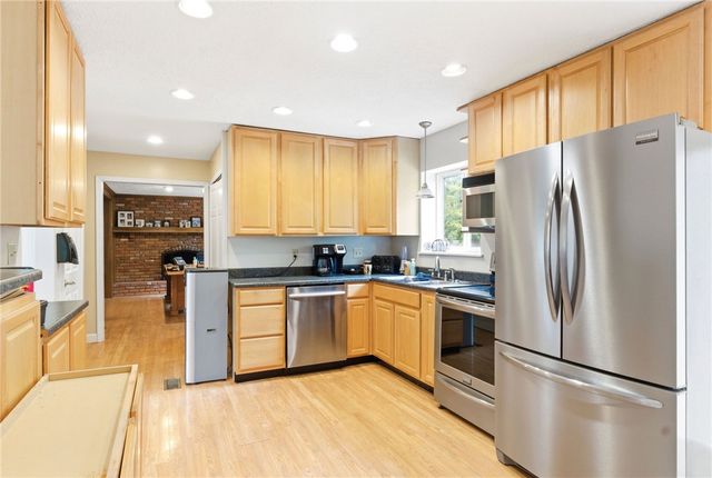 10 Fairway Drive, Springboro, OH 45066
