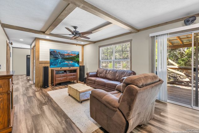 798 legion, Lakehills, TX 78063