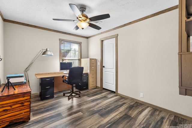 798 legion, Lakehills, TX 78063