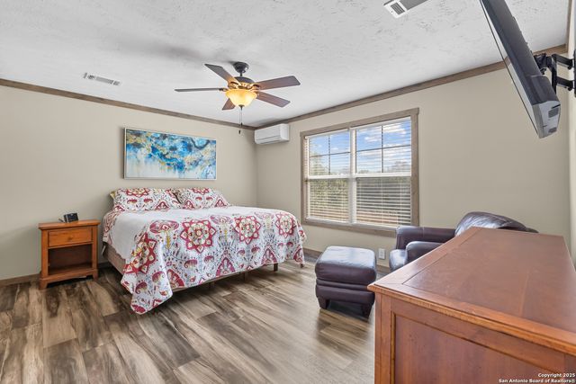 798 legion, Lakehills, TX 78063